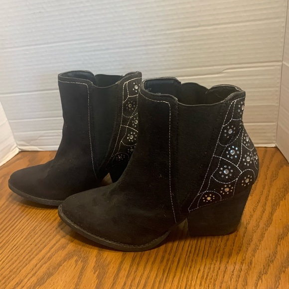 Coconuts By Matisse Tracy Black Suede Rhinestones slip-on Ankle Boots Size6.5 - Picture 1 of 11